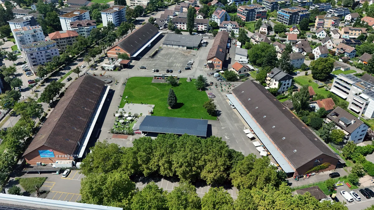 2027 wird das Festival pausieren. Wie es auf dem neu überbauten Zeughausareal weitergeht, ist noch weitgehend offen. Archivaufnahmen von dem Areal.
